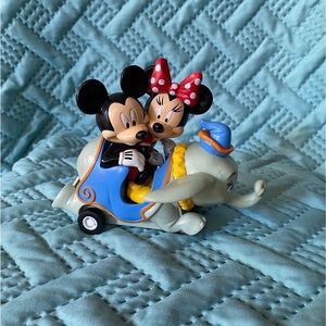Mickey & Minnie Mouse on Dumbo Ride Pullback Toy Disney Parks Car, vg condition